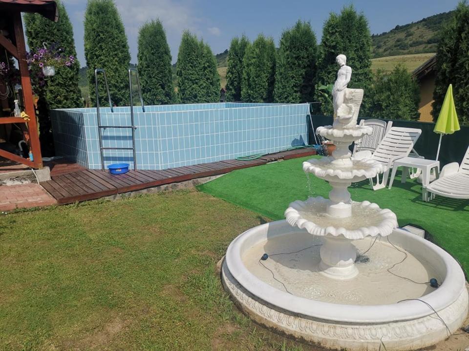 Stars Livezeni Hotel Ivanesti Exterior foto