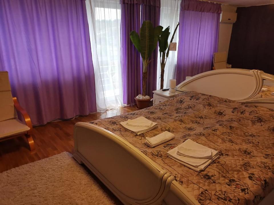 Stars Livezeni Hotel Ivanesti Exterior foto
